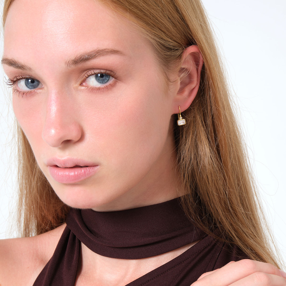 Gia Baget Taşlı Sallantılı Altın Küpe 14 Ayar