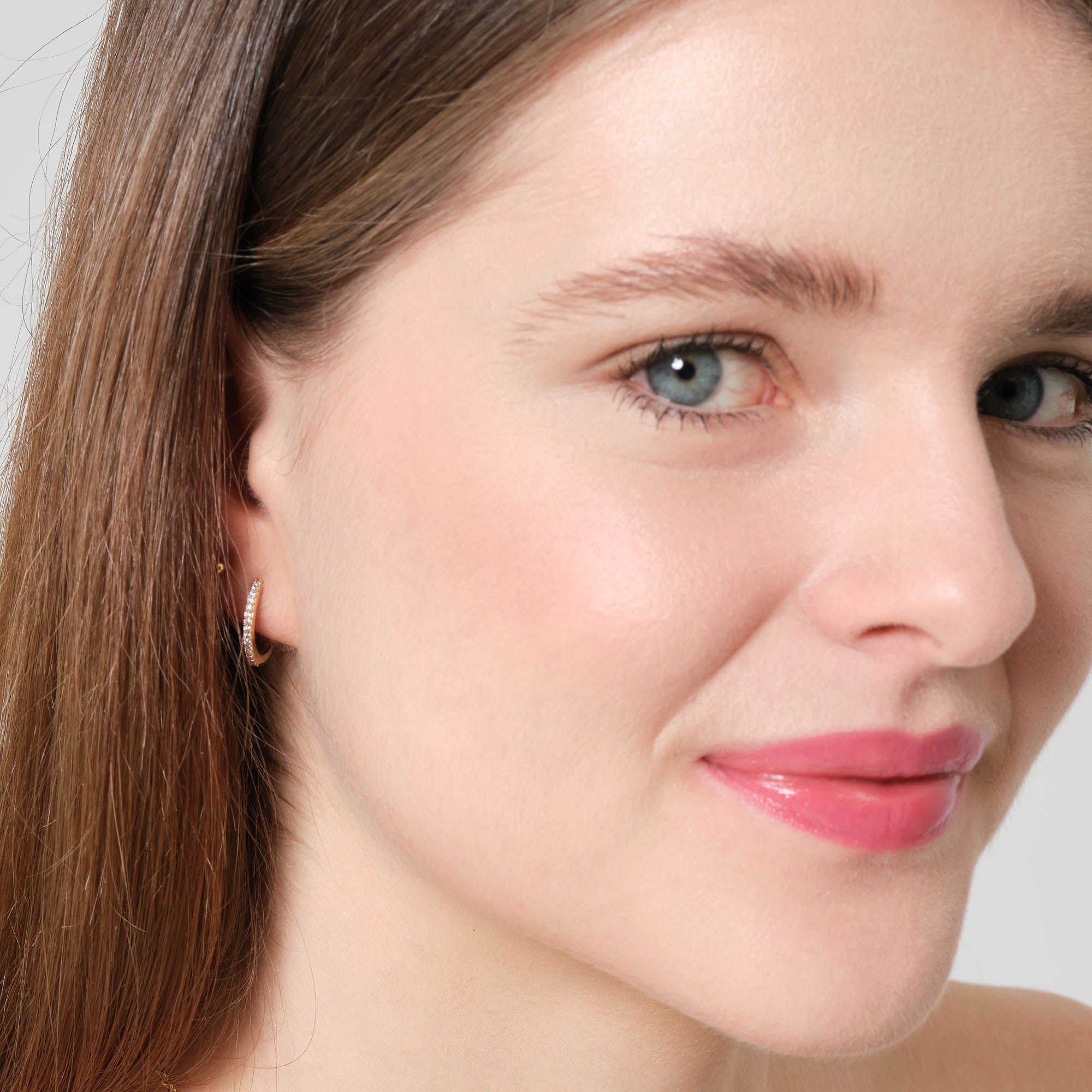 Taşlı Halka Altın Küpe 14 Ayar